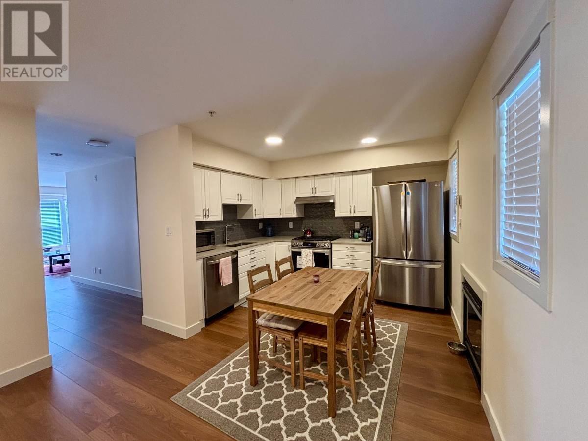 Property at 17 1204 MAIN STREET image 3