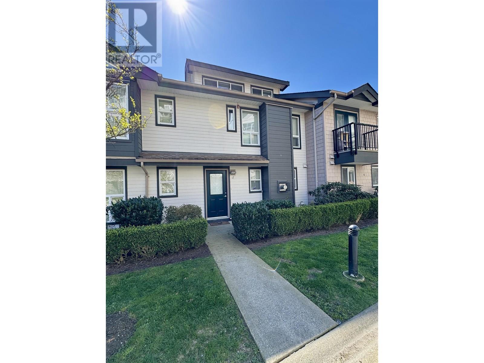 Property at 17 1204 MAIN STREET image 2