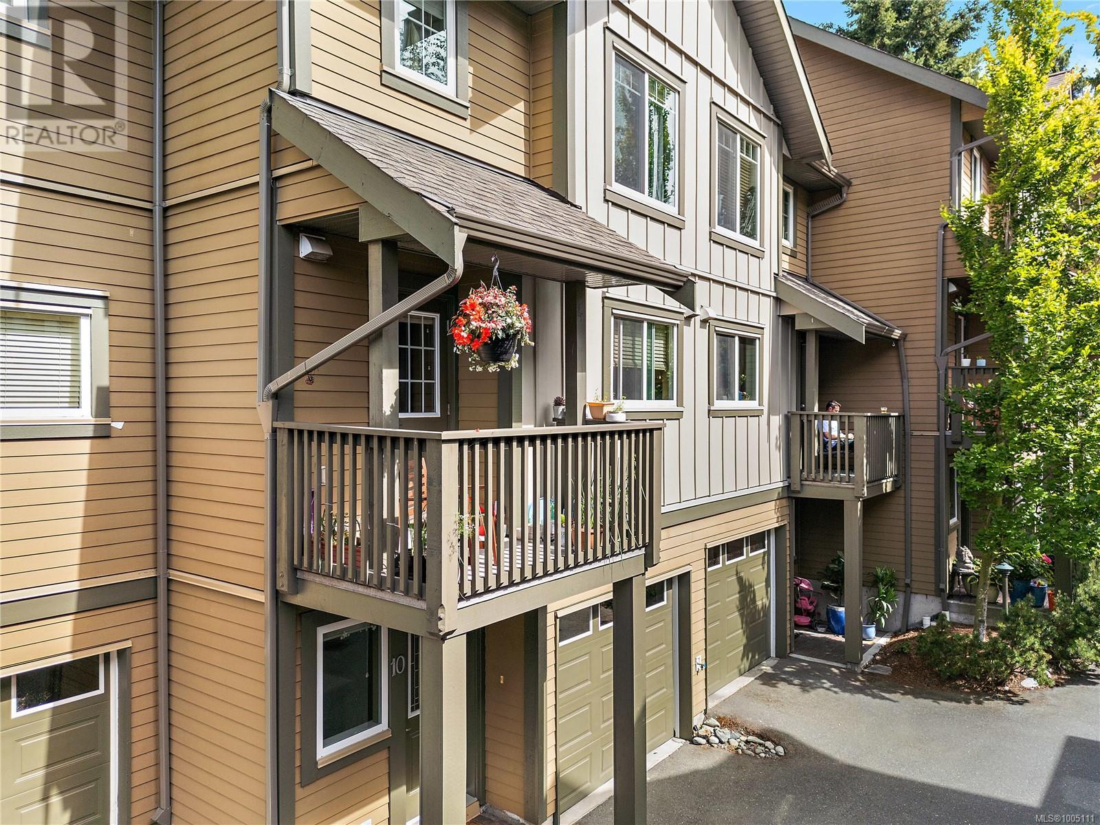 Property at 10 1405 Mallek Cres image 4