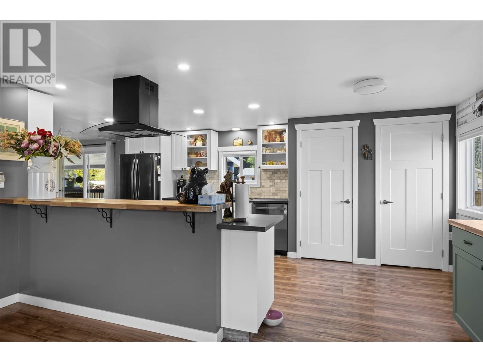 518 Pine Street, Chase, British Columbia  V0E 1M0 - Photo 9 - 10346758