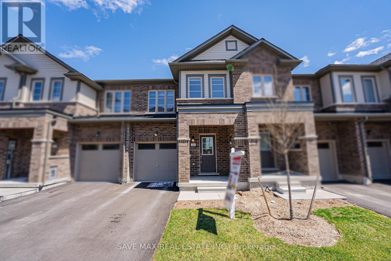 Property at 38 SENAY CIRCLE W image 5