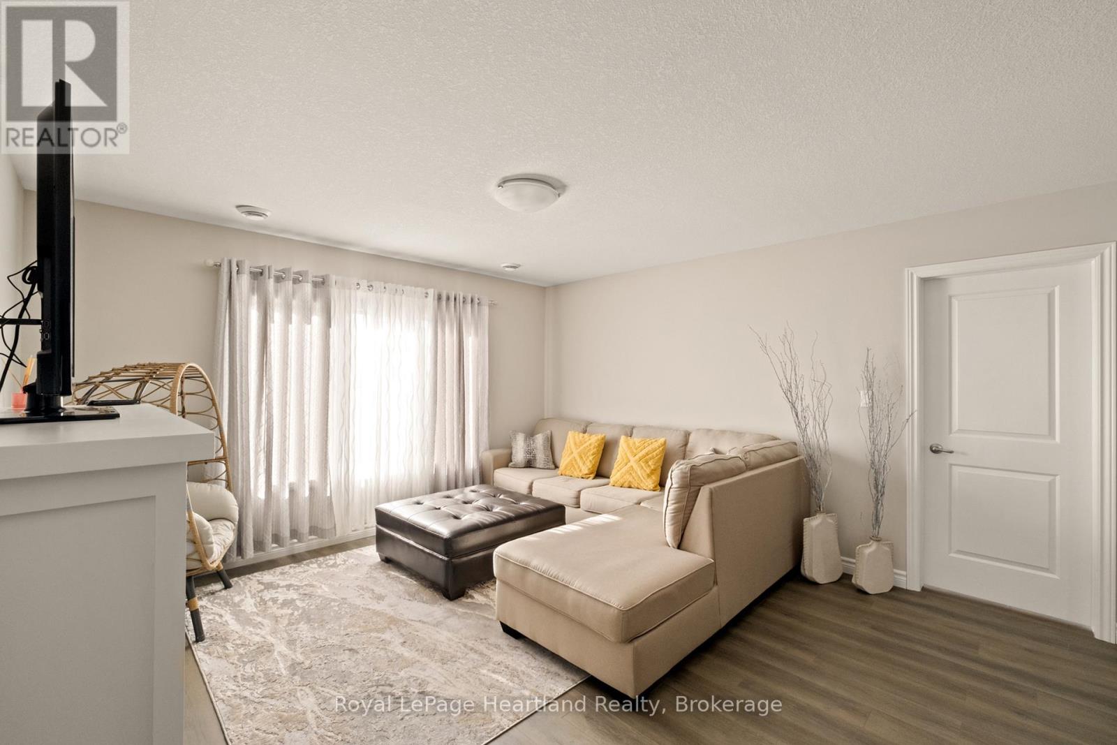 140 Lake Breeze Drive, Ashfield-Colborne-Wawanosh, Ontario  N7A 0C6 - Photo 13 - X12116906