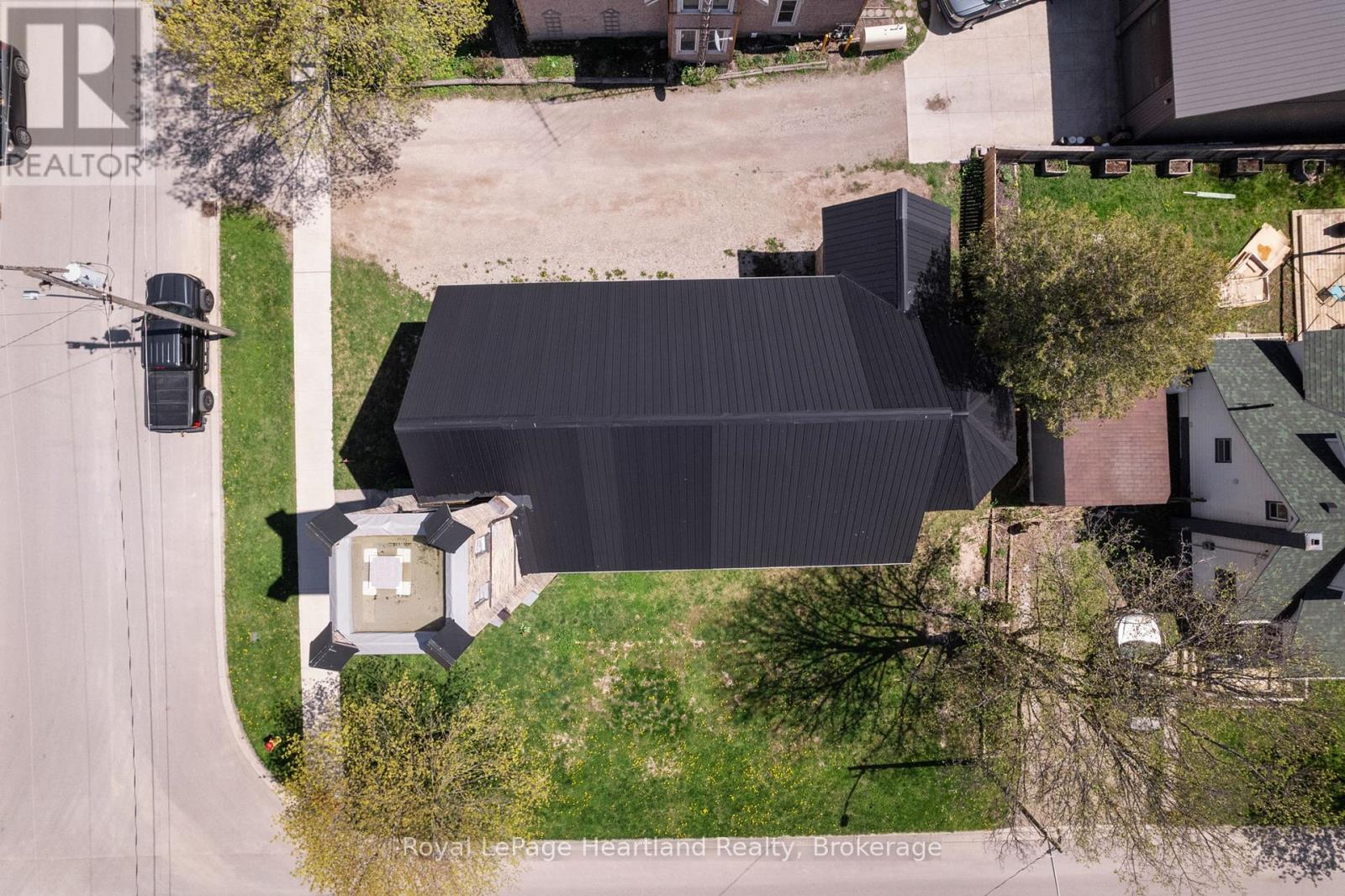 10 Jessie Street, Huron-Kinloss, Ontario  N0G 2R0 - Photo 30 - X12145613