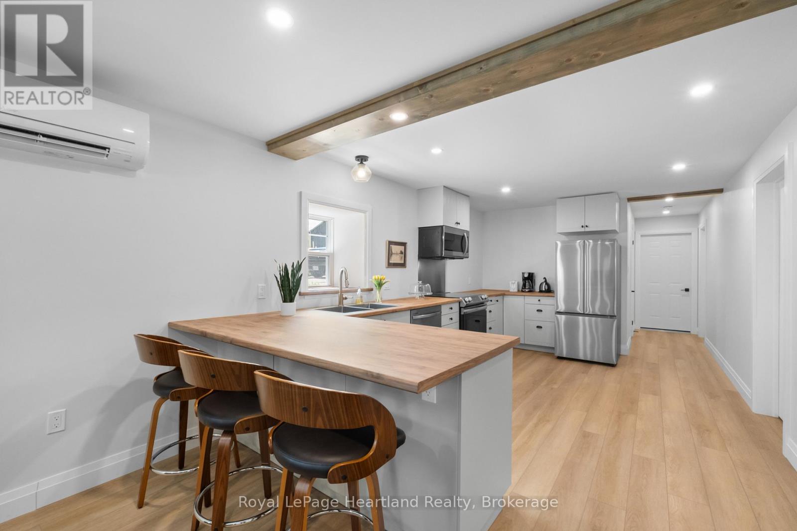 10 Jessie Street, Huron-Kinloss, Ontario  N0G 2R0 - Photo 5 - X12145613