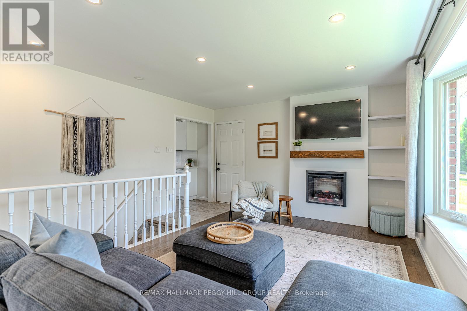 Property at 27 FOYSTON PARK CIRCLE image 3