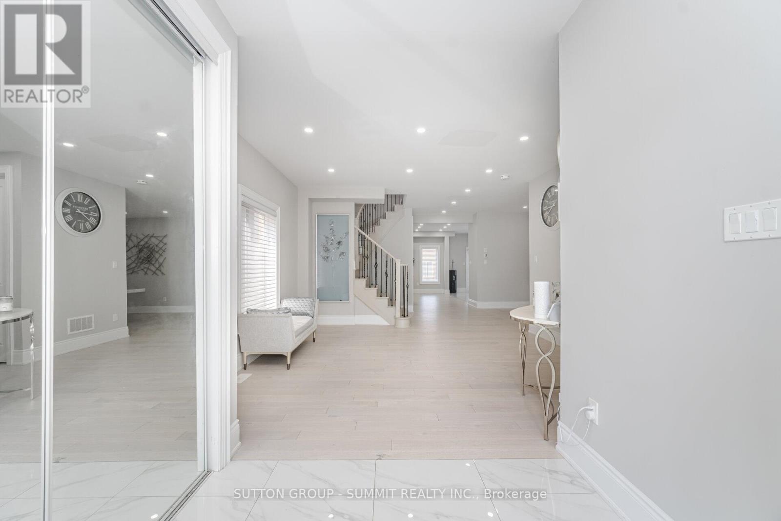 Property at 16 WESTMINSTER CIRCLE E image 5