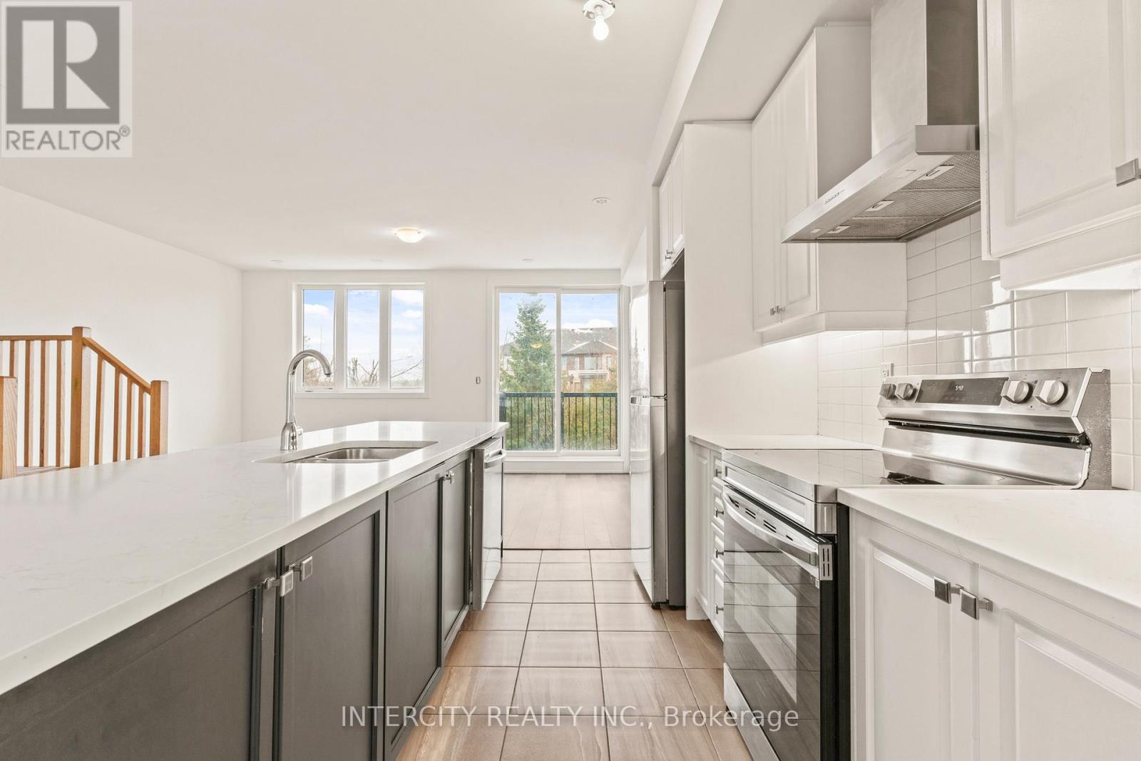 14 Blue Forest Crescent, Barrie (Innis-Shore), Ontario  L9J 0N3 - Photo 12 - S12265628