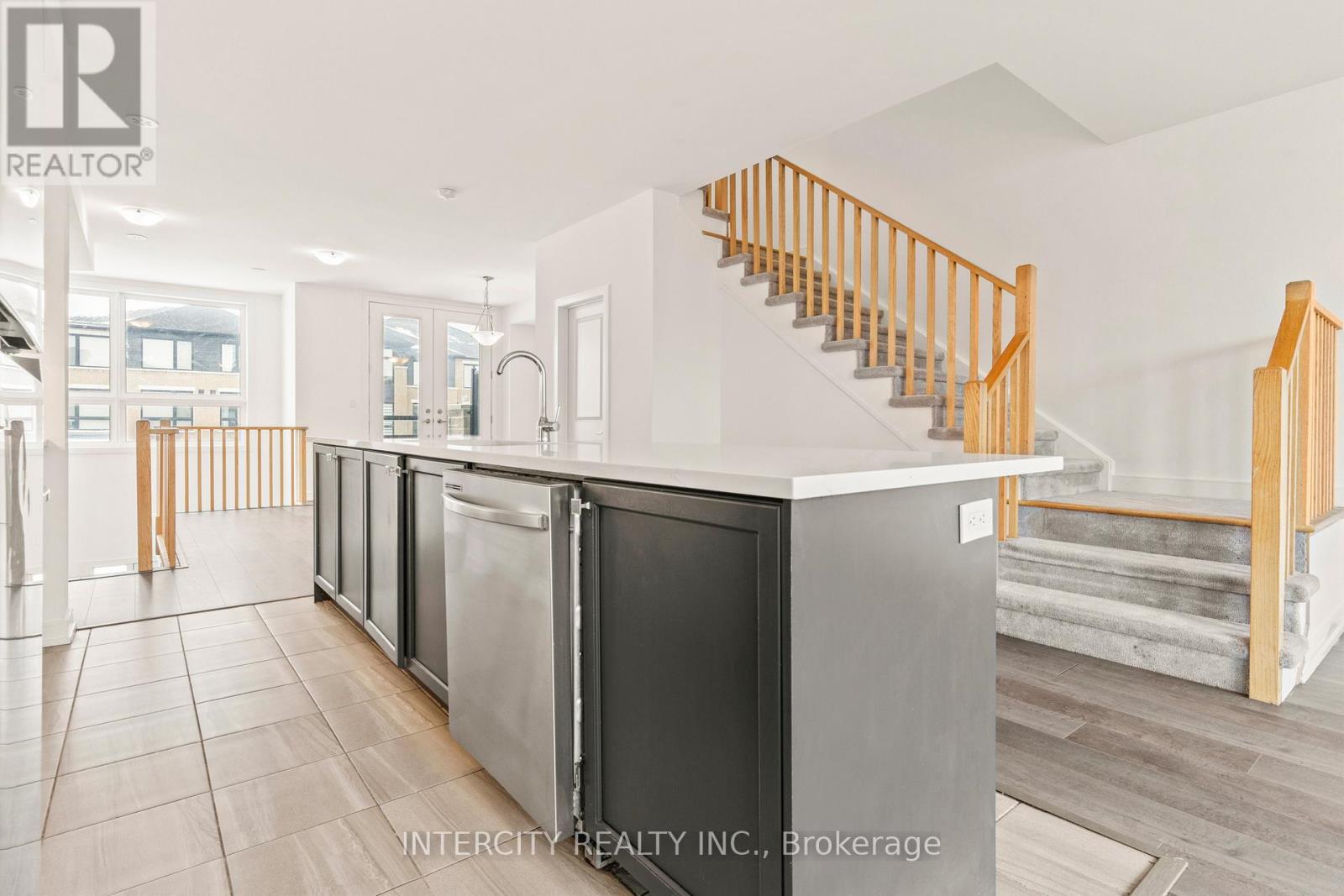 14 Blue Forest Crescent, Barrie (Innis-Shore), Ontario  L9J 0N3 - Photo 8 - S12265628