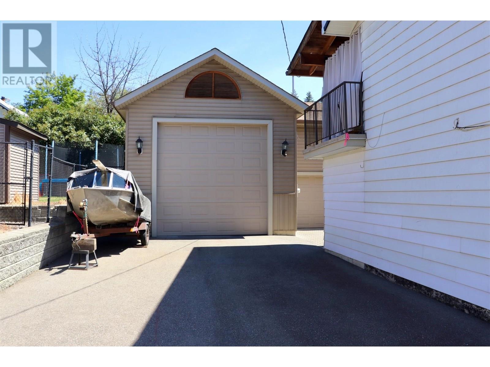 Property at 650 2nd Street SE image 3