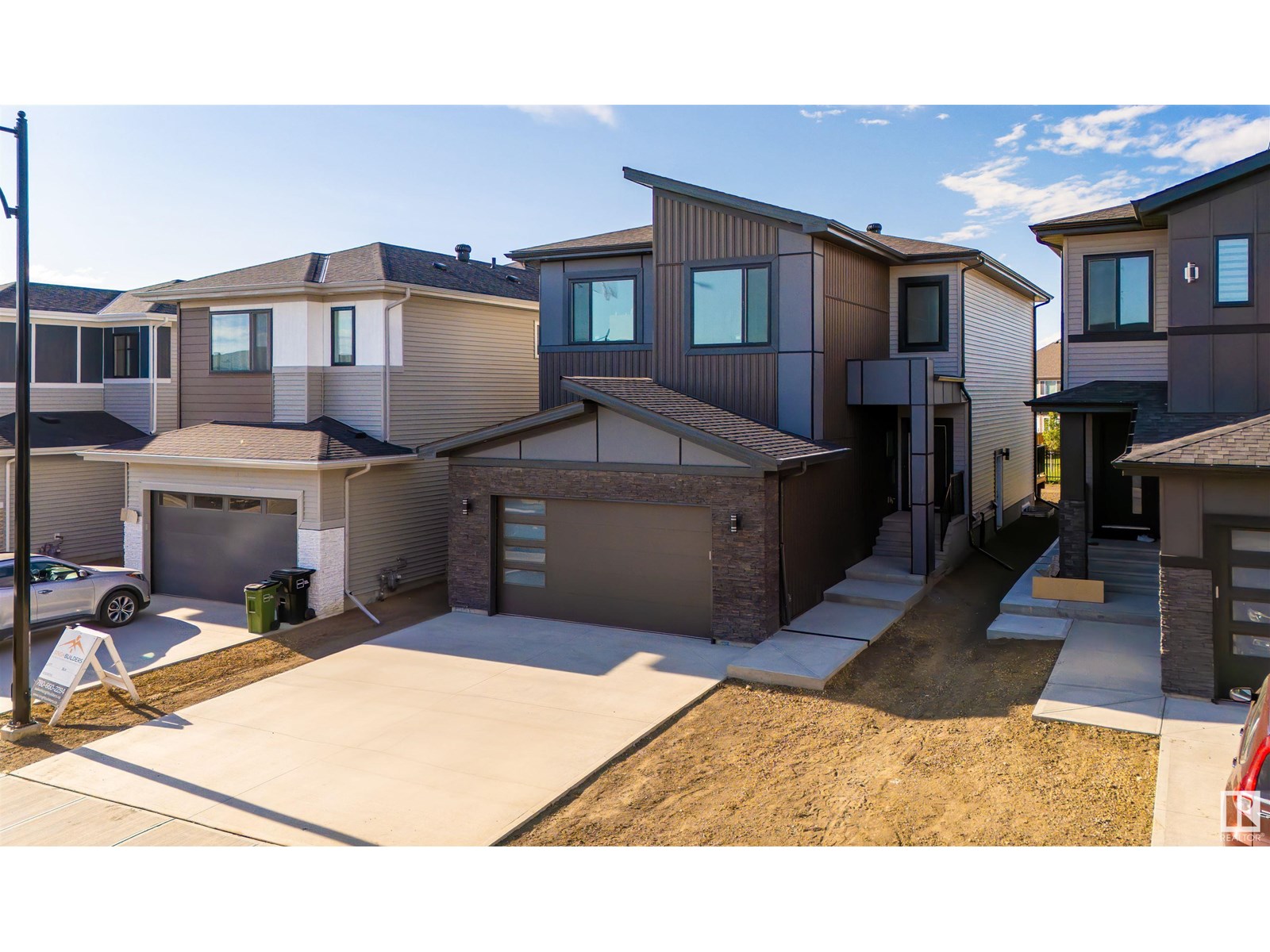 7047 Kiviaq CR SW, Edmonton, Alberta