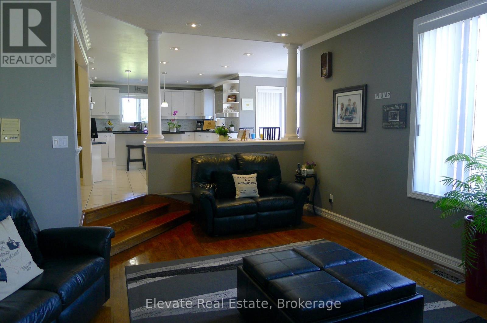 16 Fenton Way, Brampton, Ontario  L6P 0P5 - Photo 14 - W12265654