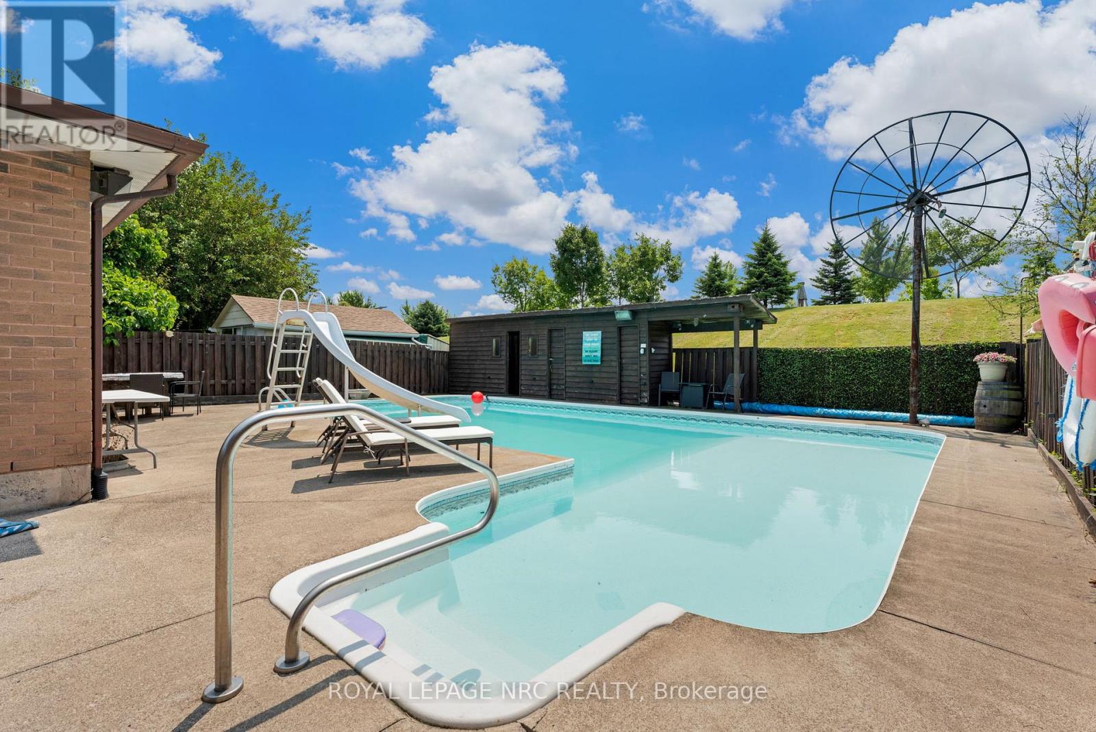 Property at 71 COLLEGE PARK DRIVE image 3