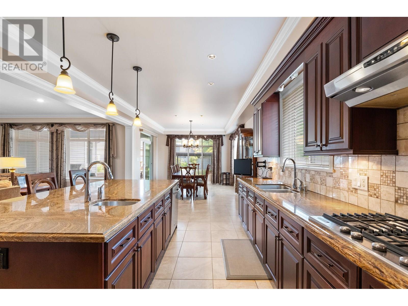 Property at 557 SCHOOLHOUSE STREET image 4
