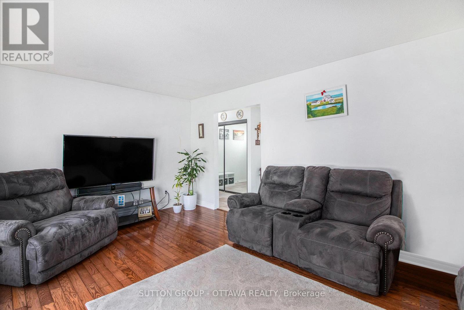 Property at 848 BORLAND DRIVE image 5