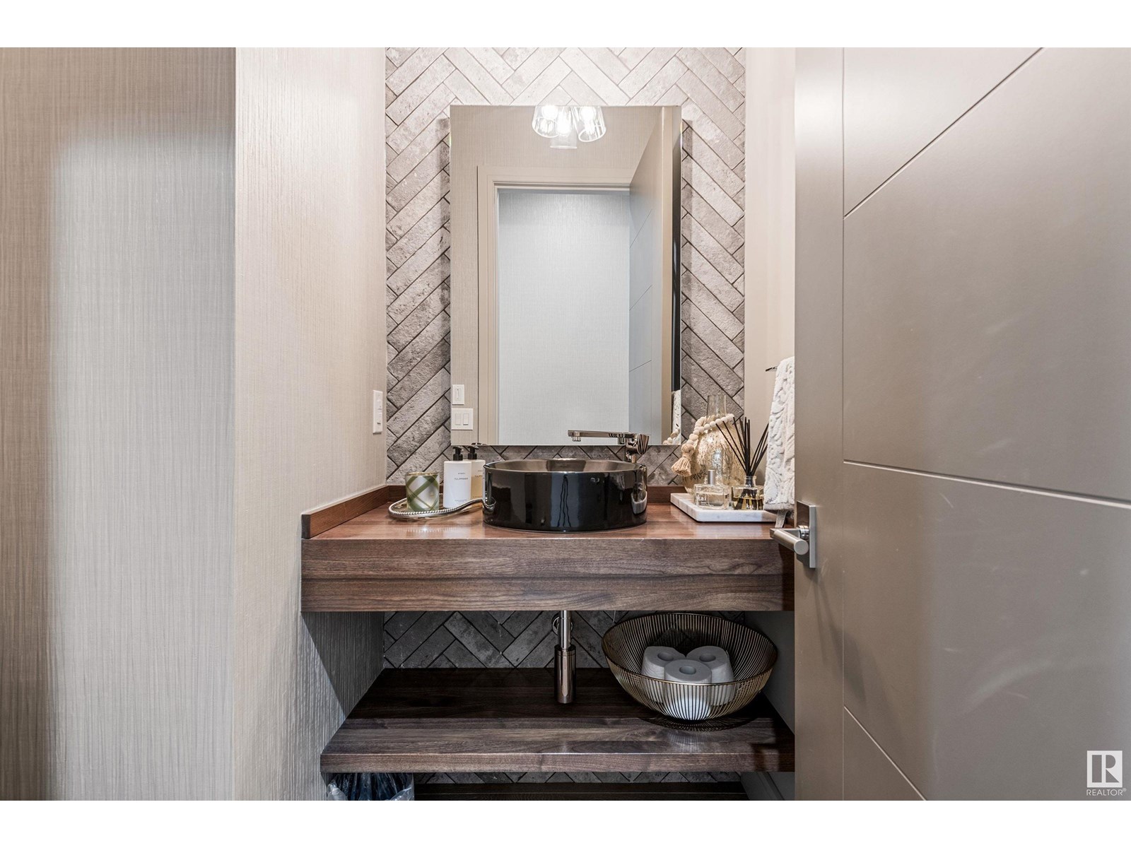 Property at 2789 WHEATON DR NW image 3