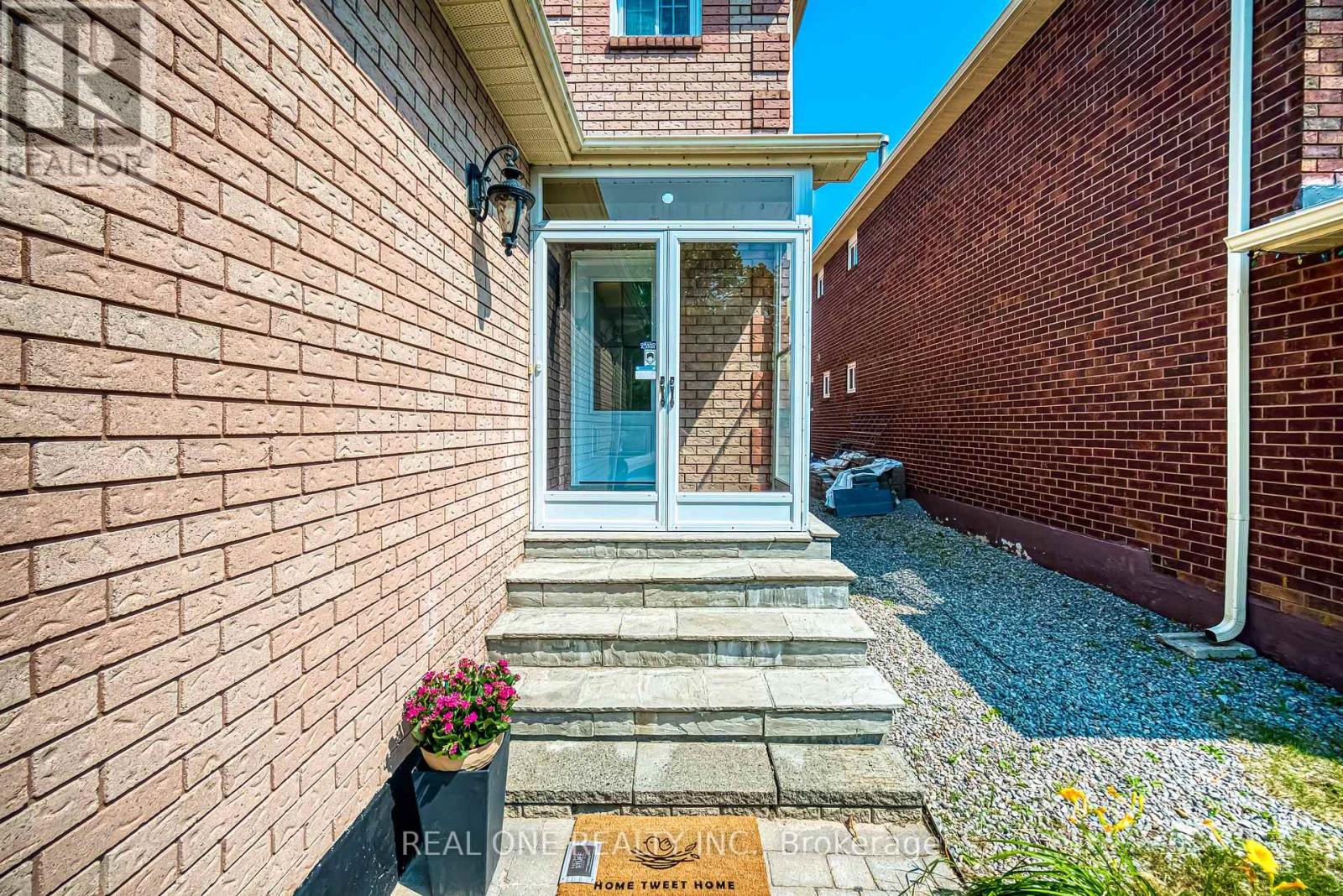 Property at 10 SQUIRE DRIVE image 3