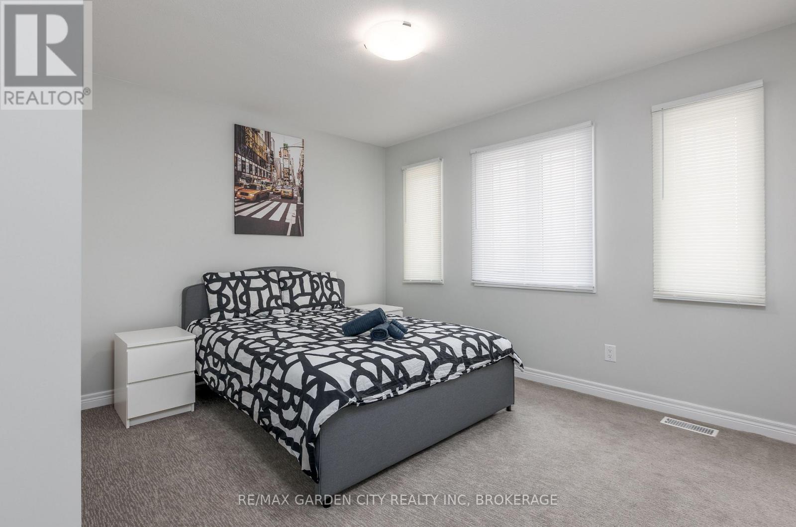 33 Bounty Avenue, Thorold, Ontario  L2V 0H3 - Photo 13 - X12265755