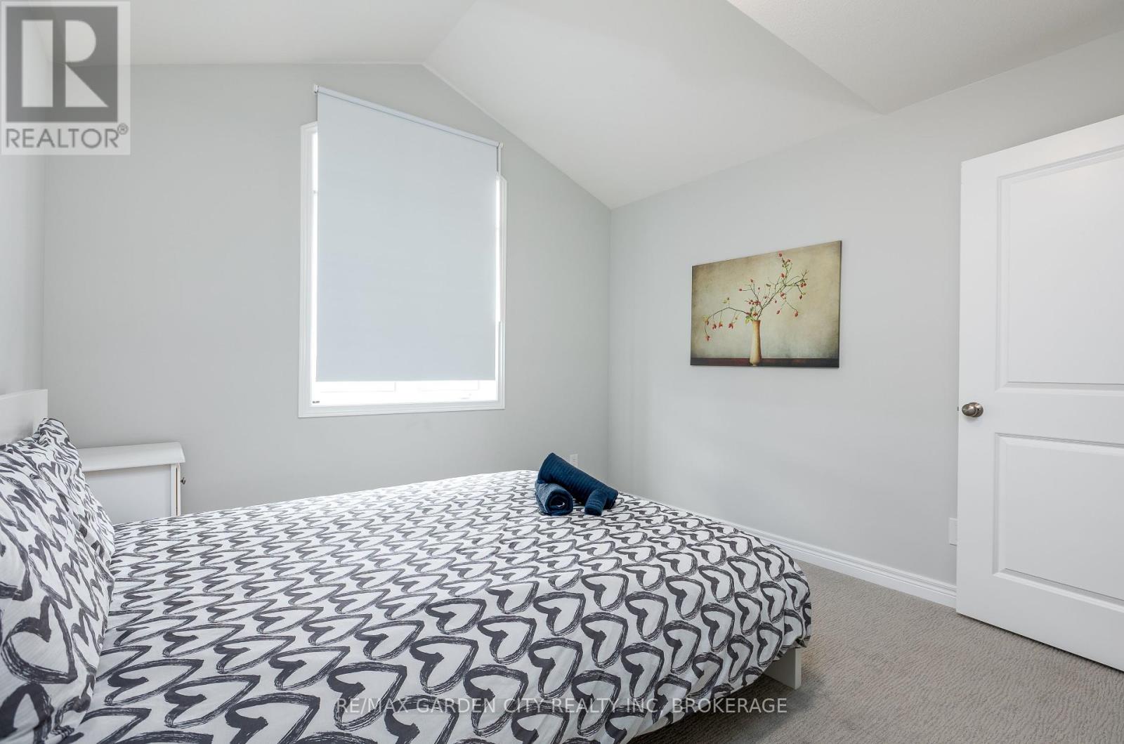 33 Bounty Avenue, Thorold, Ontario  L2V 0H3 - Photo 15 - X12265755