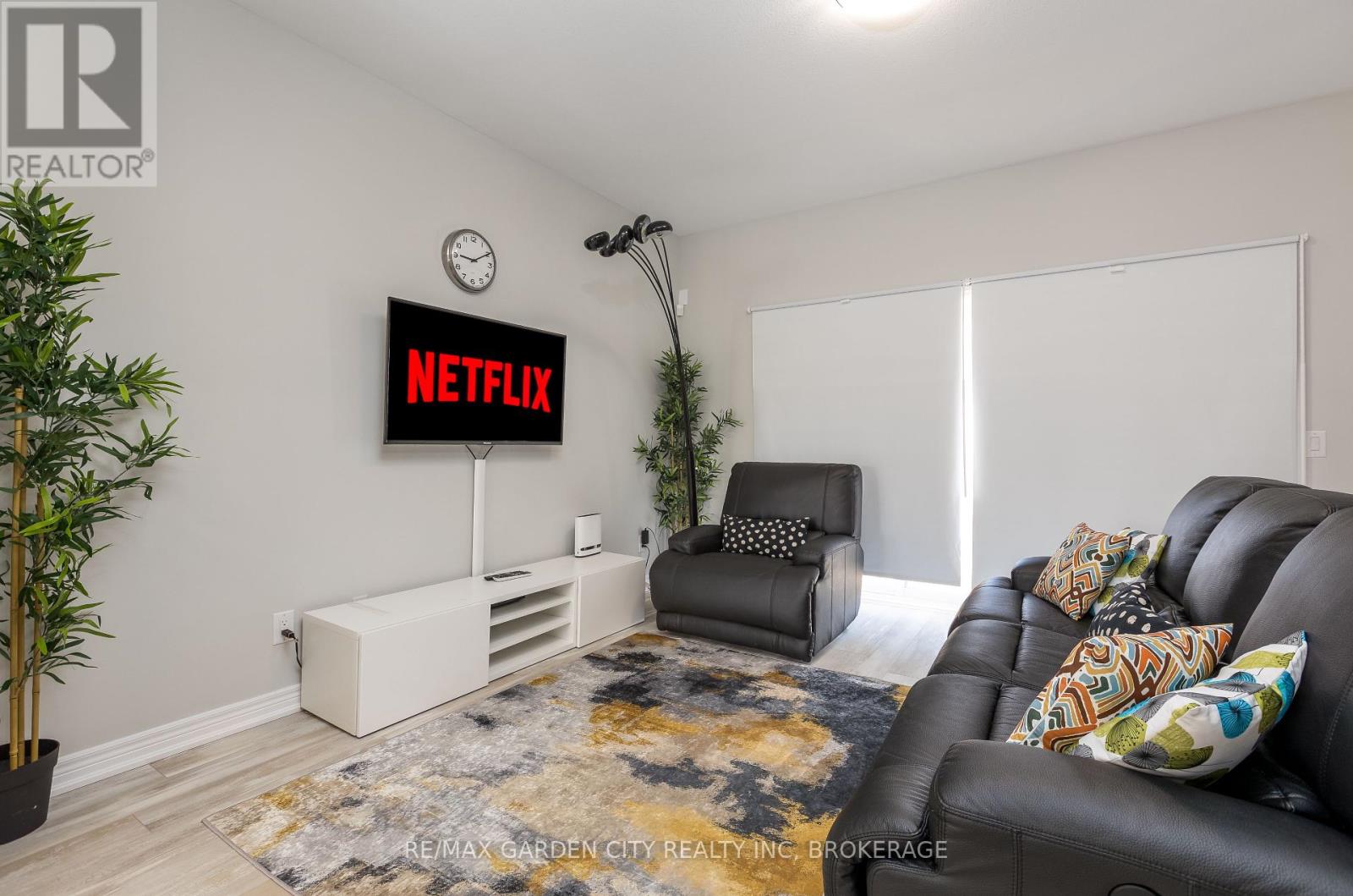 33 Bounty Avenue, Thorold, Ontario  L2V 0H3 - Photo 8 - X12265755