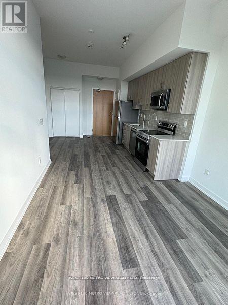 Property at 710 - 859 THE QUEENSWAY image 2