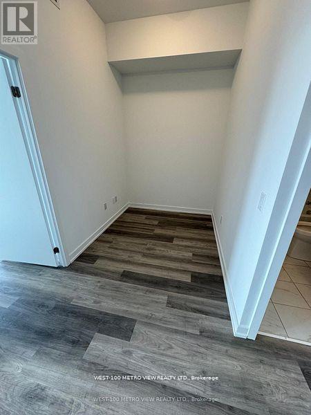 Property at 710 - 859 THE QUEENSWAY image 4
