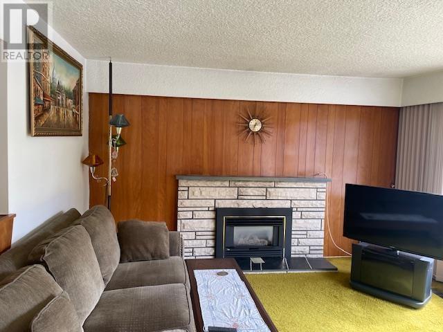 Listing Picture 7 of 9 : 4563 EARLES STREET, Vancouver / 溫哥華 - 魯藝地產 Yvonne Lu Group - MLS Medallion Club Member