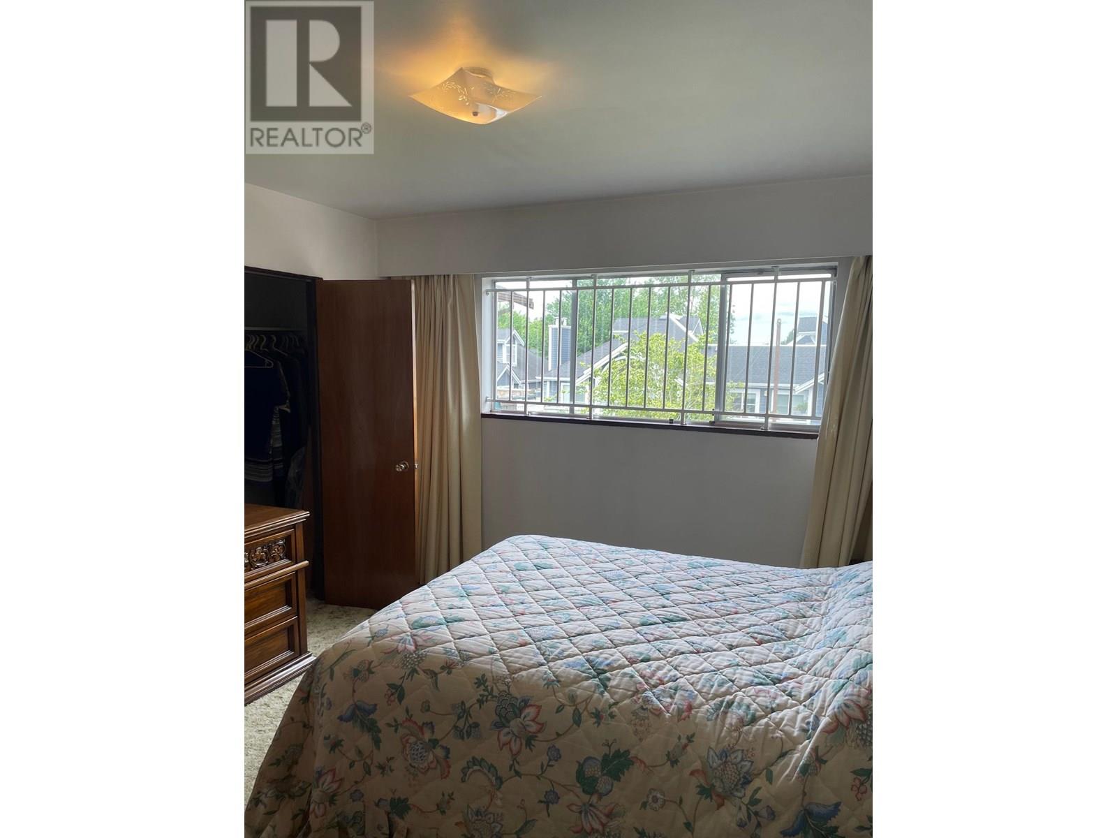 Listing Picture 8 of 9 : 4563 EARLES STREET, Vancouver / 溫哥華 - 魯藝地產 Yvonne Lu Group - MLS Medallion Club Member