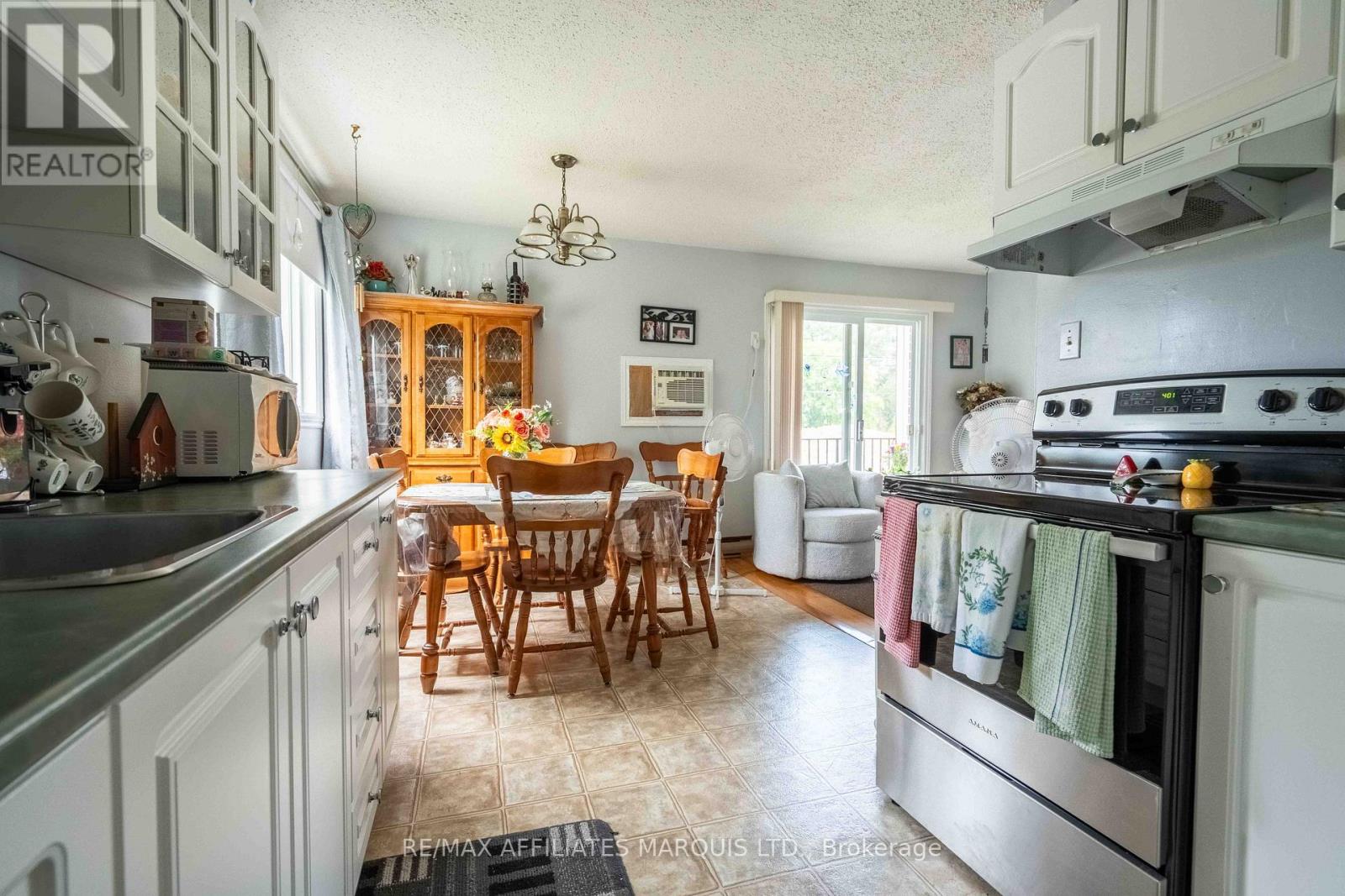 120 Military Road, South Glengarry, Ontario  K0C 1N0 - Photo 21 - X12265766