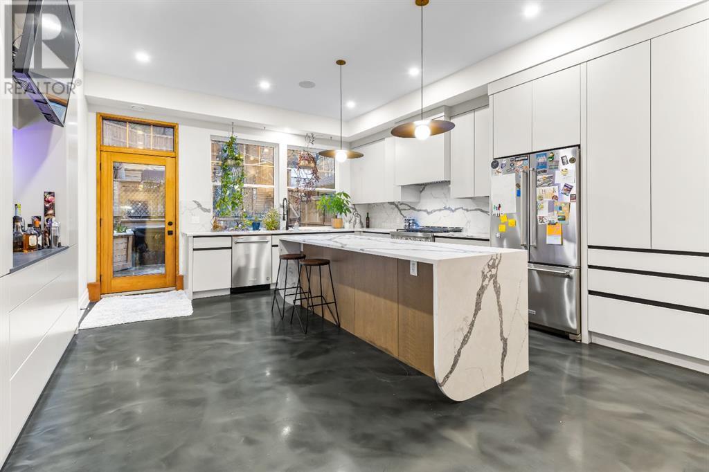 Property at 1129 Maggie Street SE image 3
