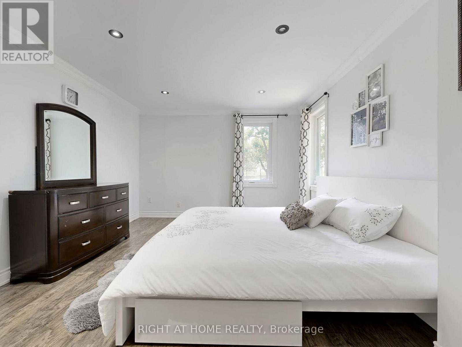 174 Langstaff Road, Richmond Hill, Ontario  L4C 6N4 - Photo 13 - N12265807
