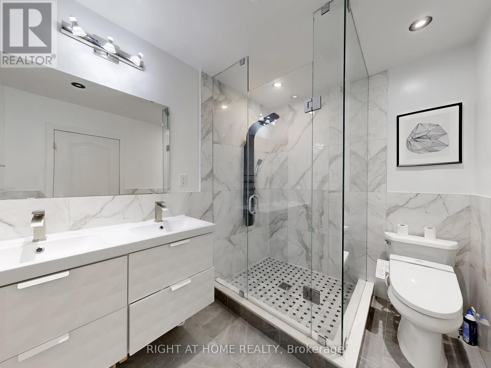 174 Langstaff Road, Richmond Hill, Ontario  L4C 6N4 - Photo 21 - N12265807