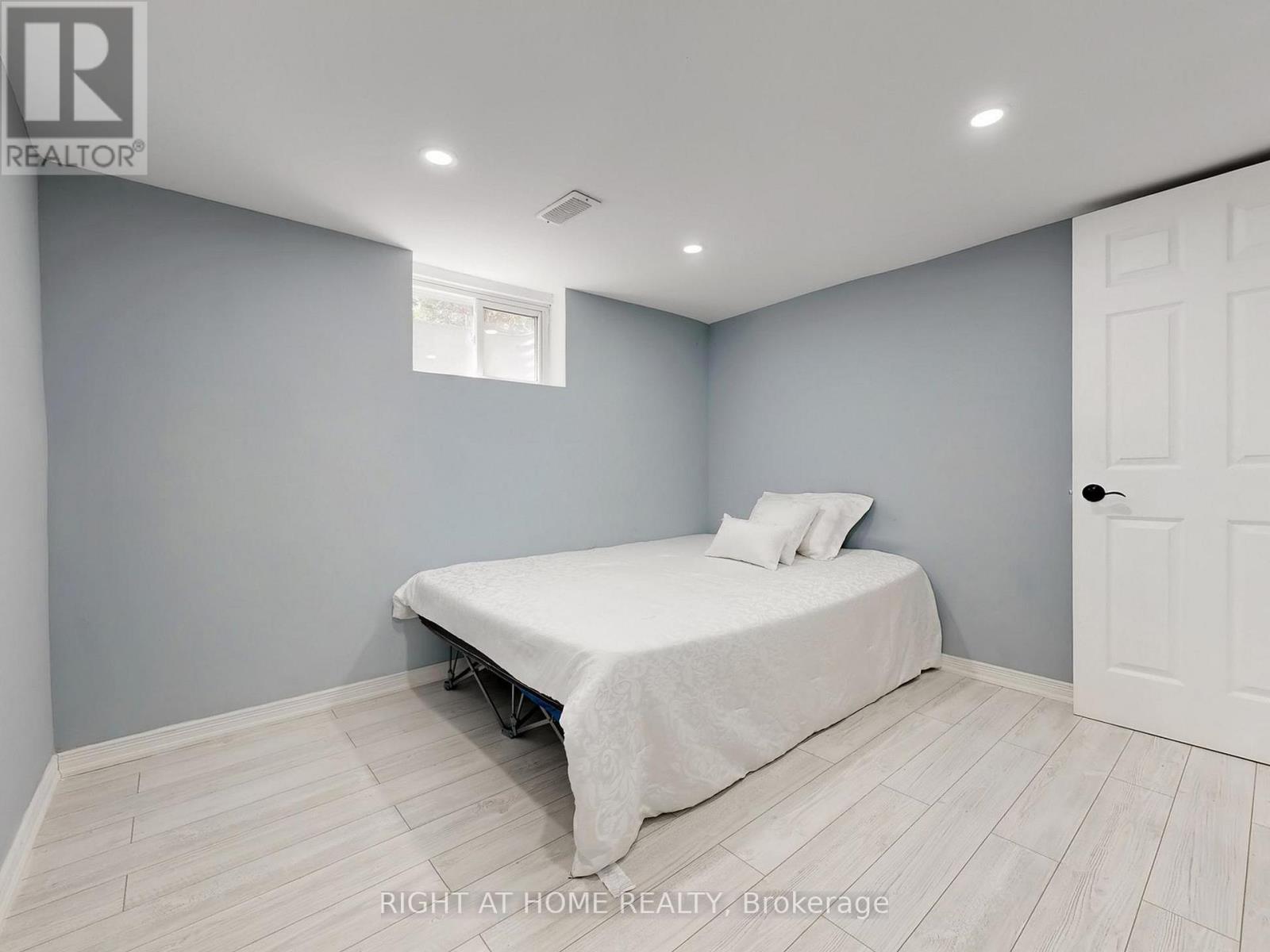 174 Langstaff Road, Richmond Hill, Ontario  L4C 6N4 - Photo 33 - N12265807