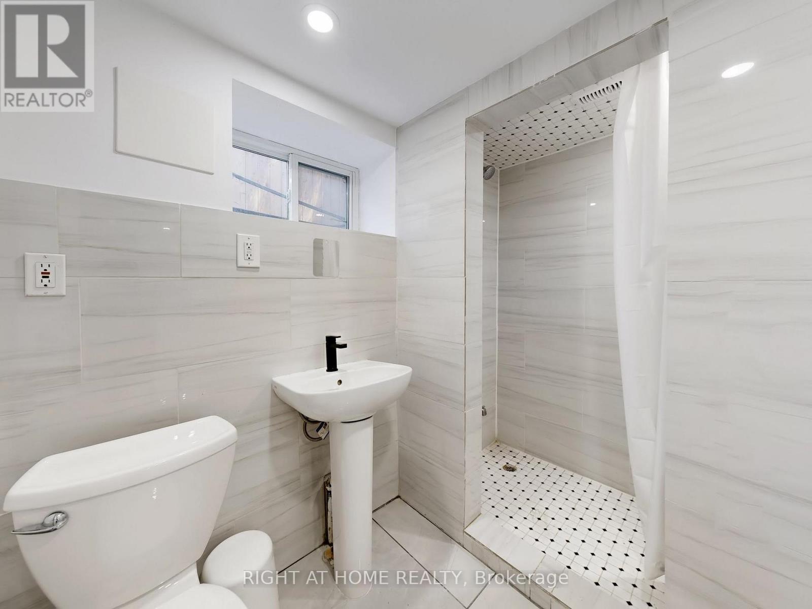 174 Langstaff Road, Richmond Hill, Ontario  L4C 6N4 - Photo 35 - N12265807