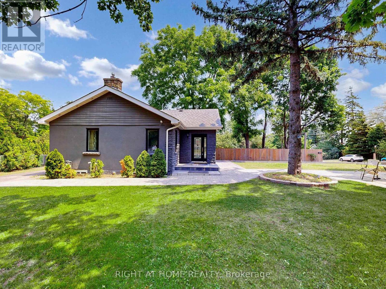 174 Langstaff Road, Richmond Hill, Ontario  L4C 6N4 - Photo 36 - N12265807