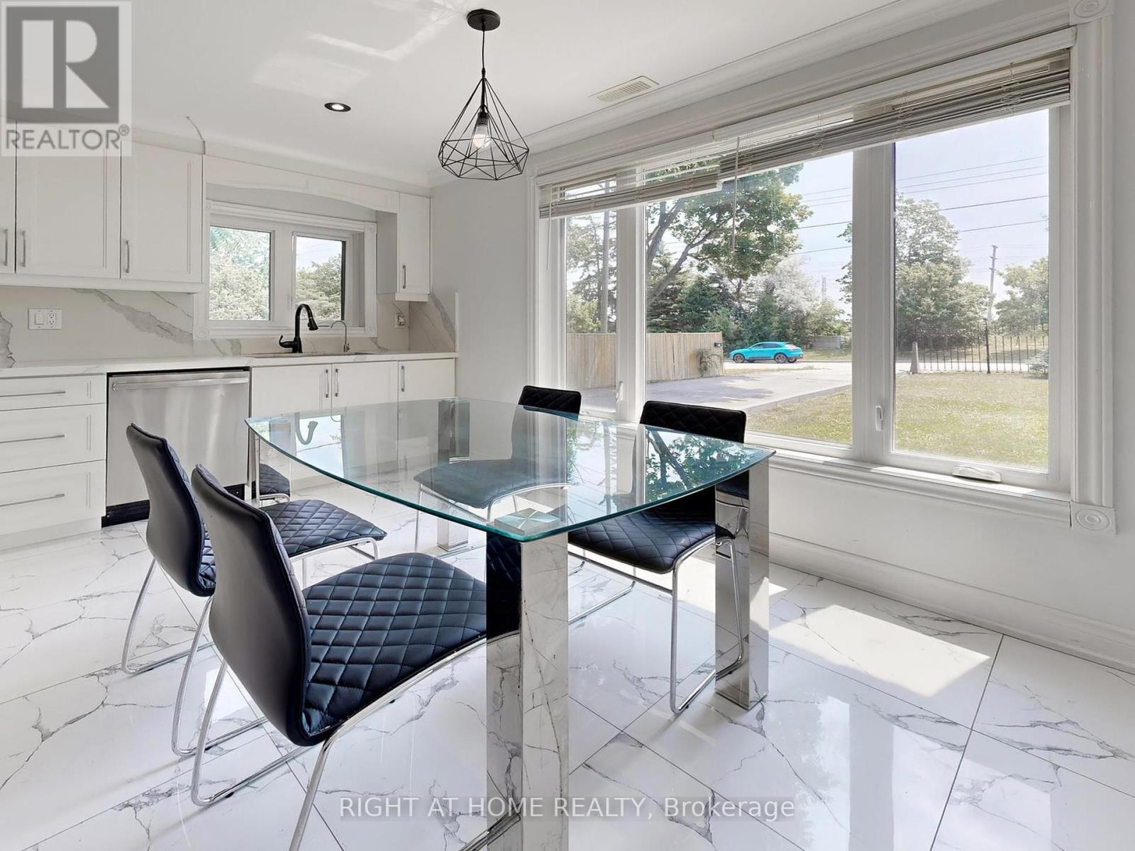 174 Langstaff Road, Richmond Hill, Ontario  L4C 6N4 - Photo 7 - N12265807