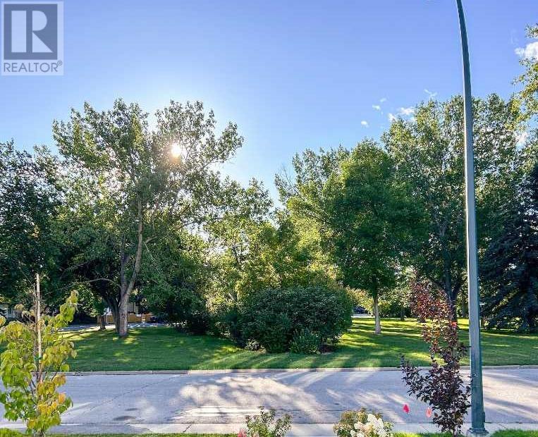 Property at 368 Capri Crescent NW image 5