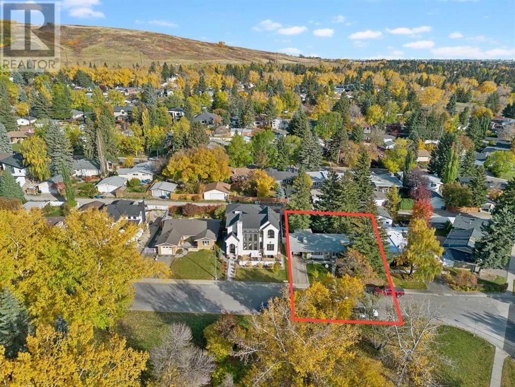 Property at 368 Capri Crescent NW image 2