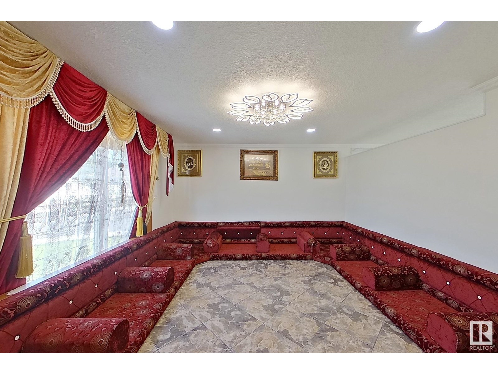 Property at 16729 109A ST NW image 4