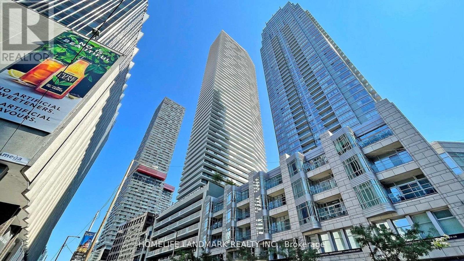 3304 - 2221 Yonge Street, Toronto, Ontario  M4S 2B4 - Photo 1 - C12265836