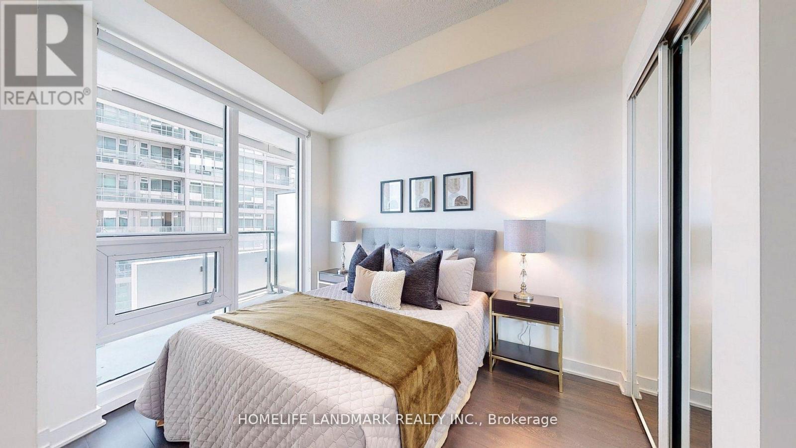 3304 - 2221 Yonge Street, Toronto, Ontario  M4S 2B4 - Photo 17 - C12265836