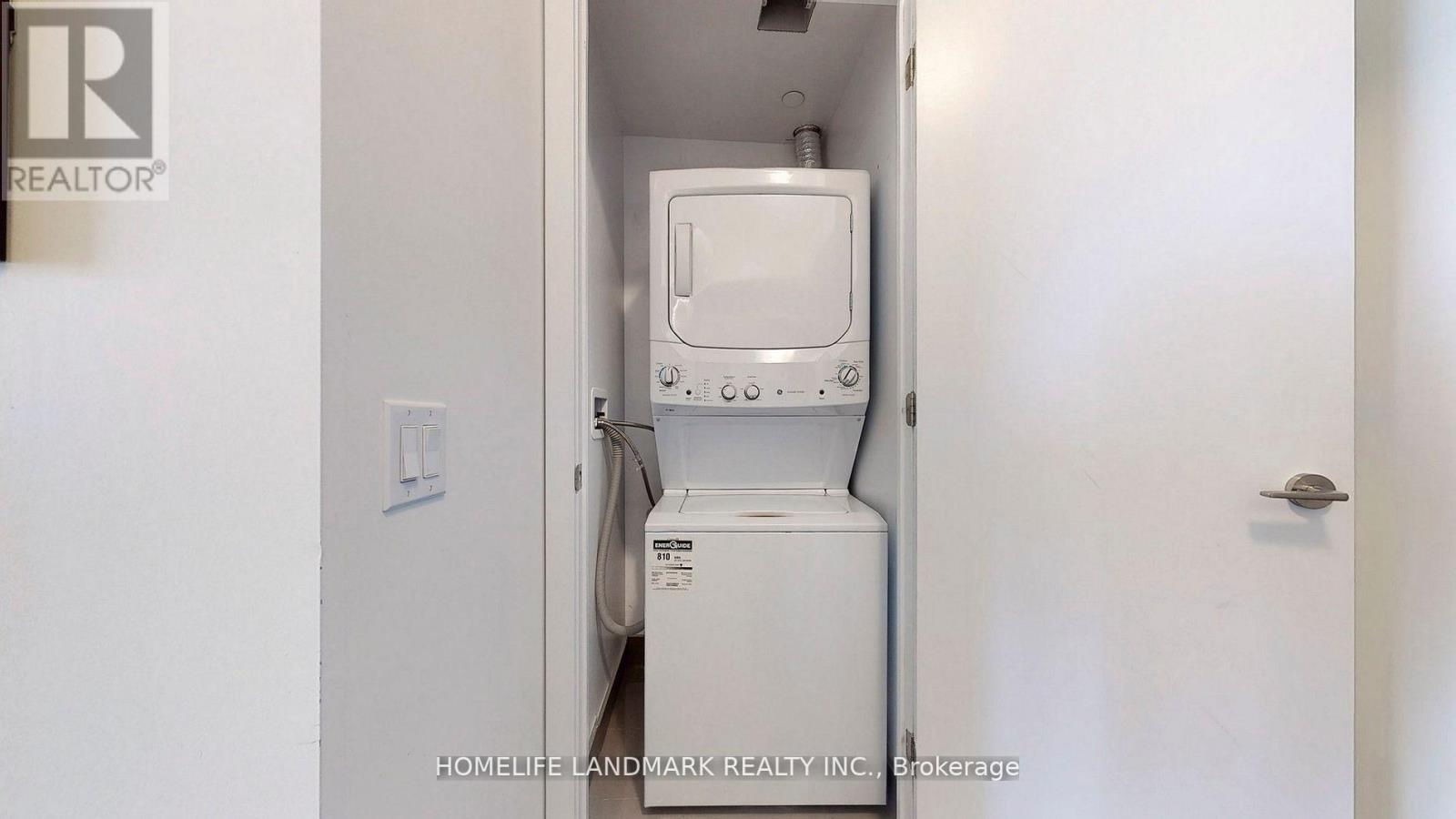 3304 - 2221 Yonge Street, Toronto, Ontario  M4S 2B4 - Photo 25 - C12265836