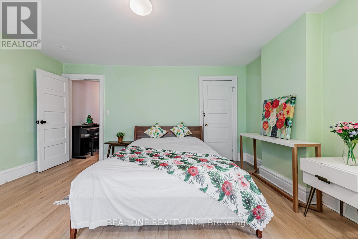 97 Lippincott Street, Toronto, Ontario  M5S 2P2 - Photo 22 - C12265900