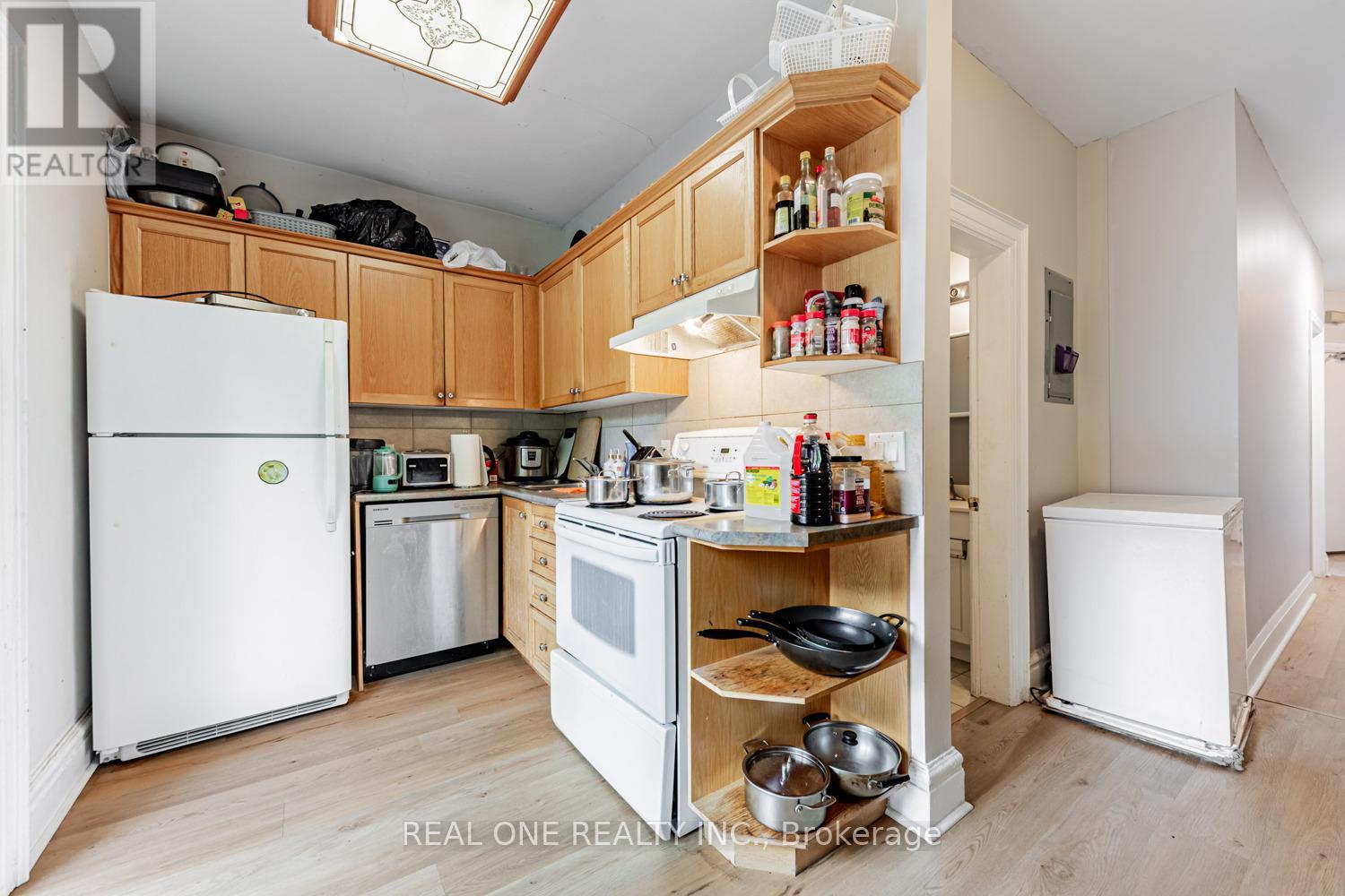 Property at 97 LIPPINCOTT STREET image 4