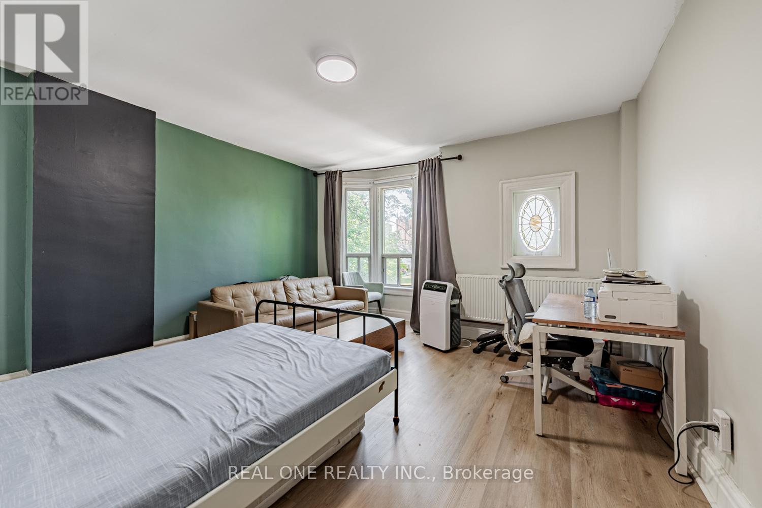 97 Lippincott Street, Toronto, Ontario  M5S 2P2 - Photo 7 - C12265900