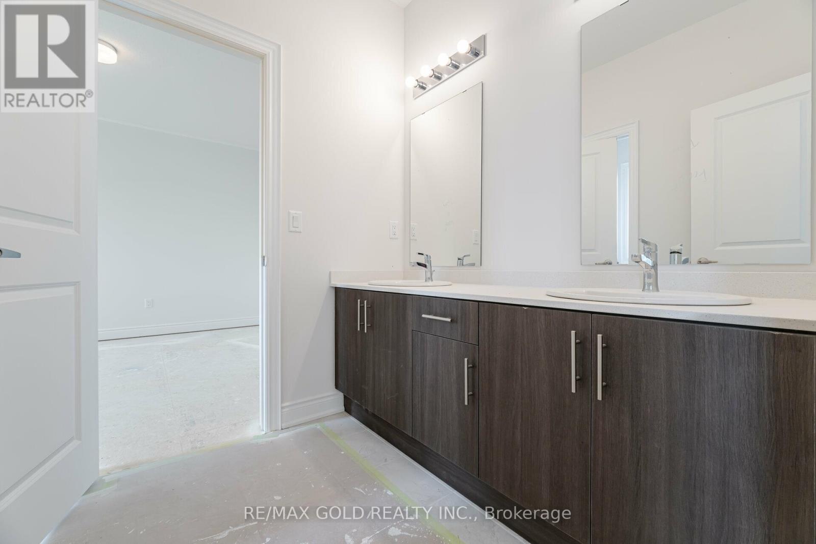 31 Dolomite Drive, Brampton, Ontario  L6P 4R6 - Photo 47 - W12265886