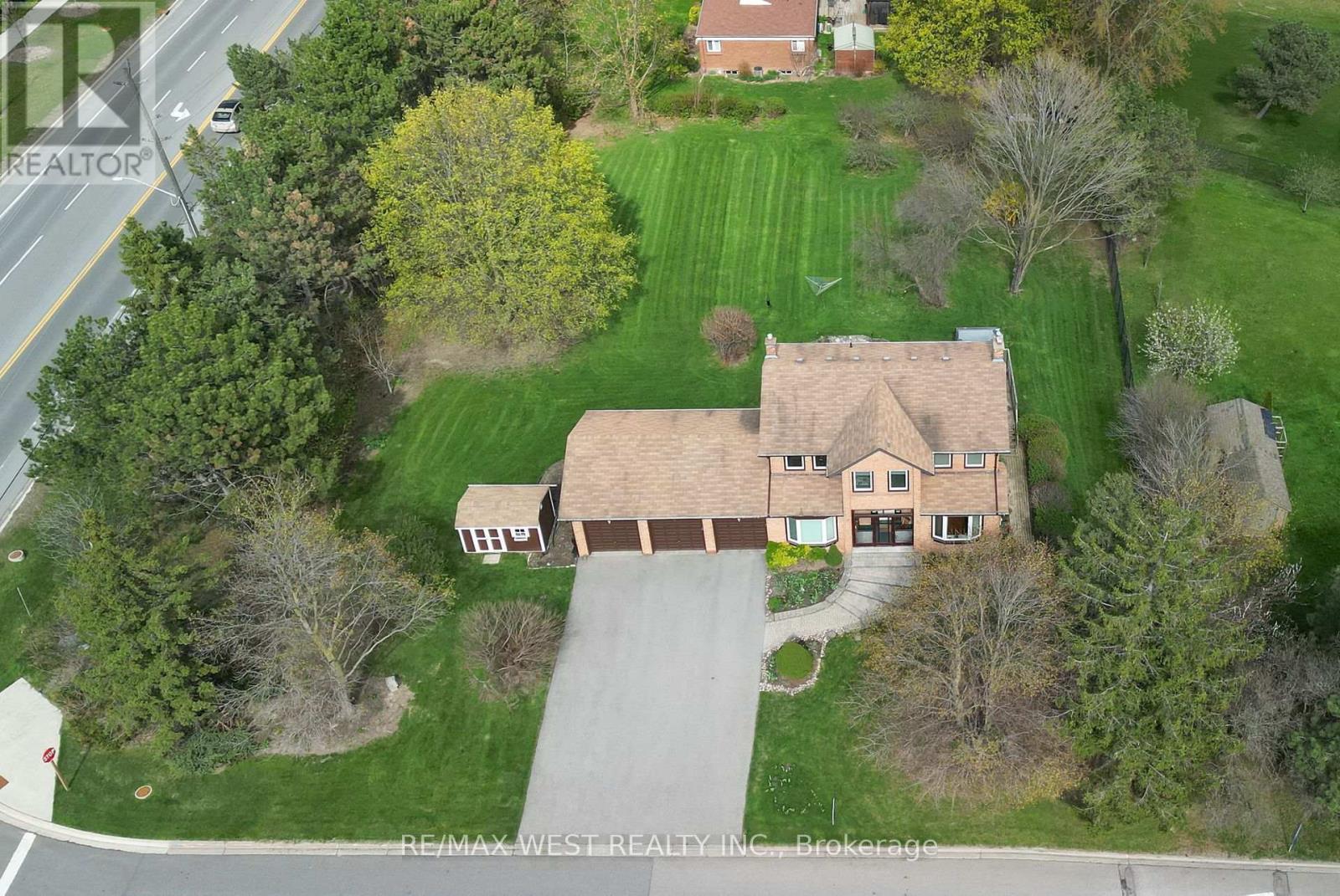 Property at 3 HENRY GATE image 3