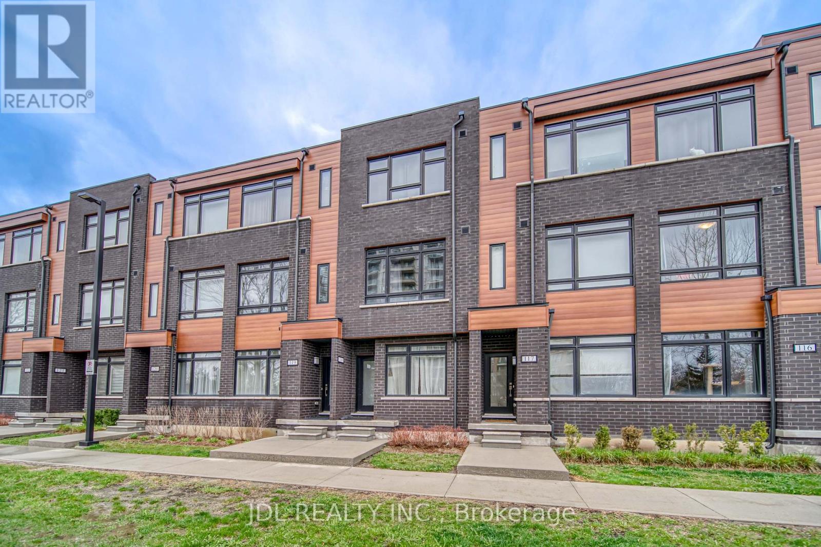 Property at 118 - 370 D RED MAPLE ROAD image 2