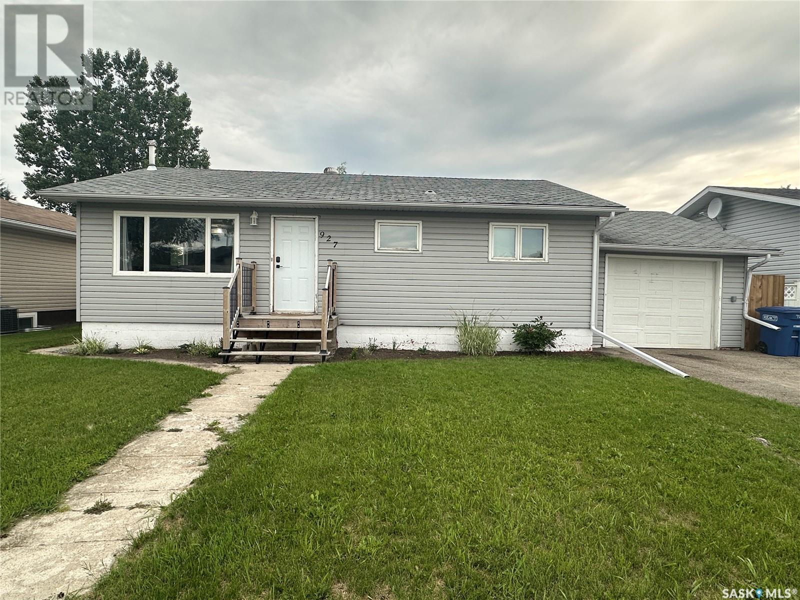 927 11th STREET, humboldt, Saskatchewan