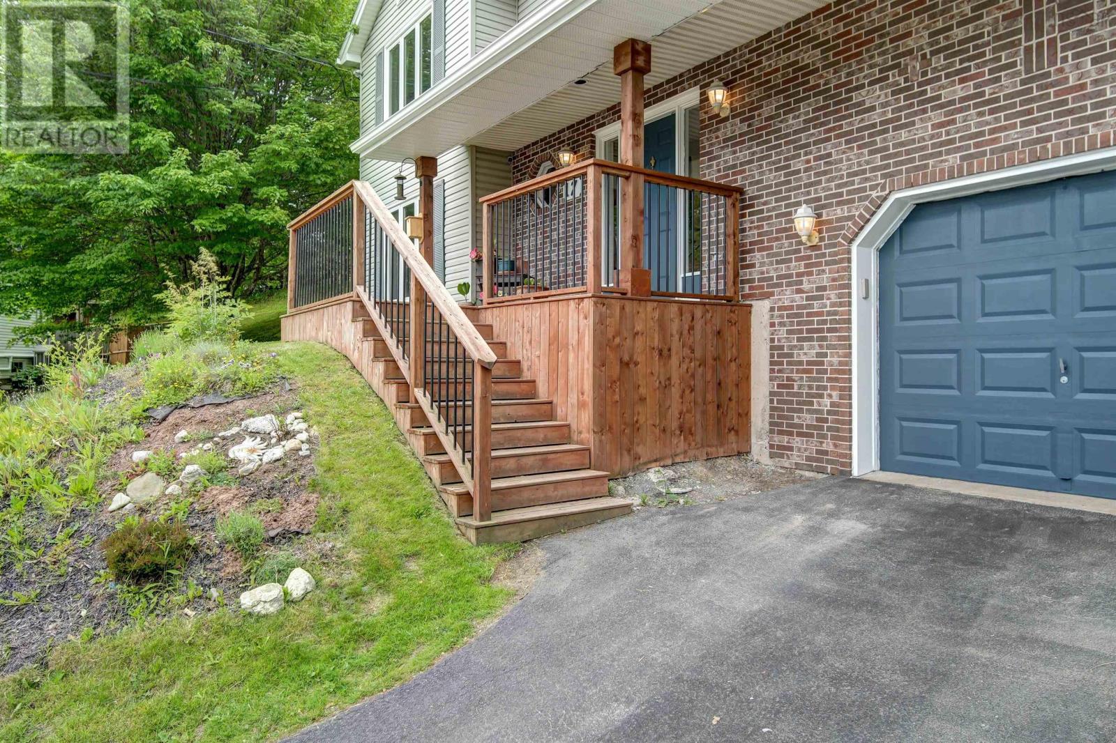 Property at 17 Crystal Court image 5