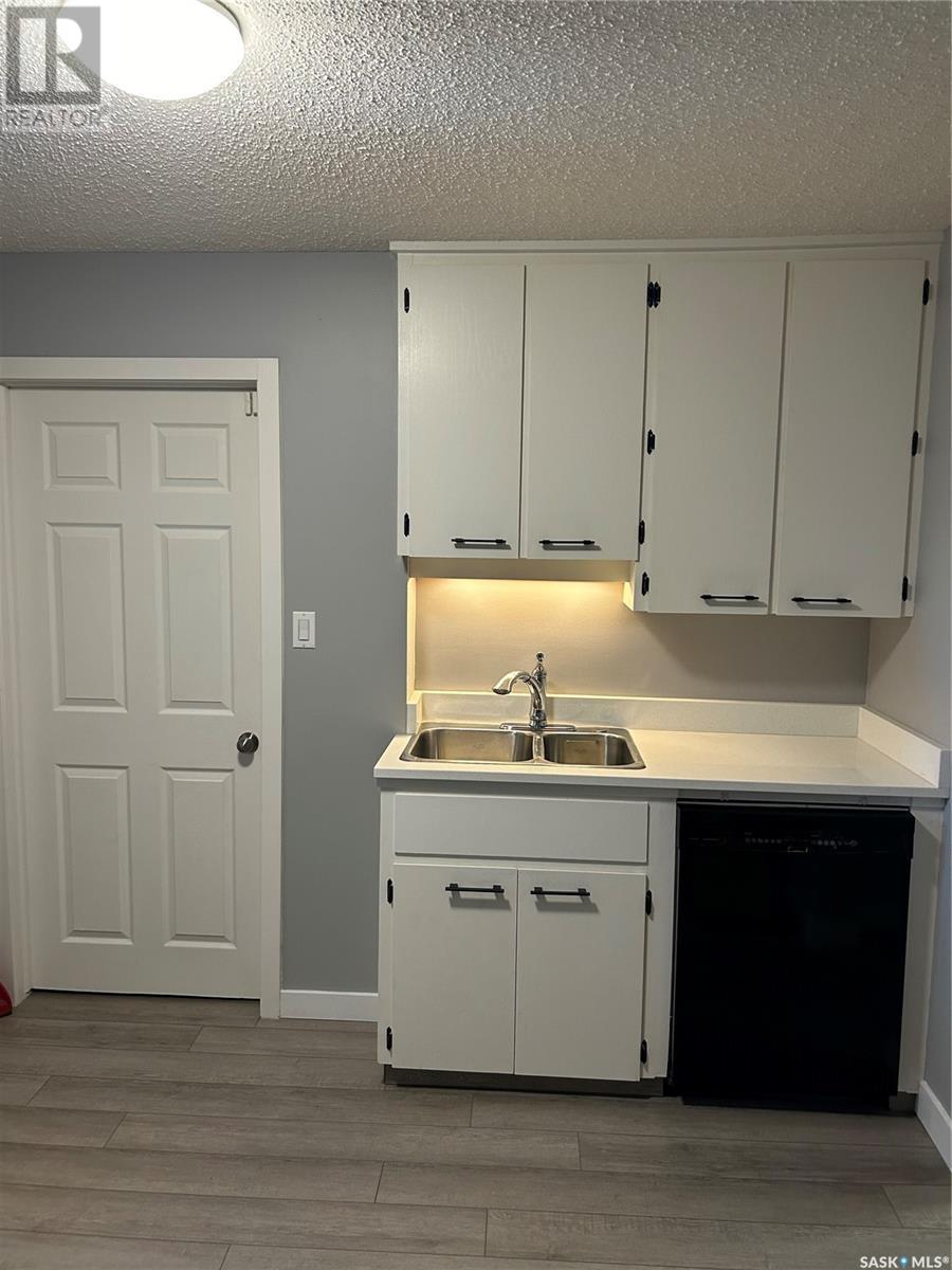 Property at 2059 McDonald STREET image 4